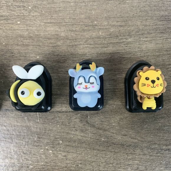 6 Pack Cute Animal Car Mini Hook Self Adhesive Hooks for Keys Earphone Hanging - Picture 6 of 13